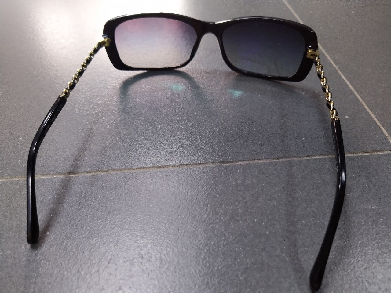 Chanel sunglasses preowned Black Frame Chain-Link Sunglasses-5209Q