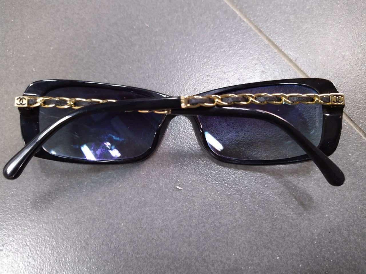 Chanel sunglasses preowned Black Frame Chain-Link Sunglasses-5209Q